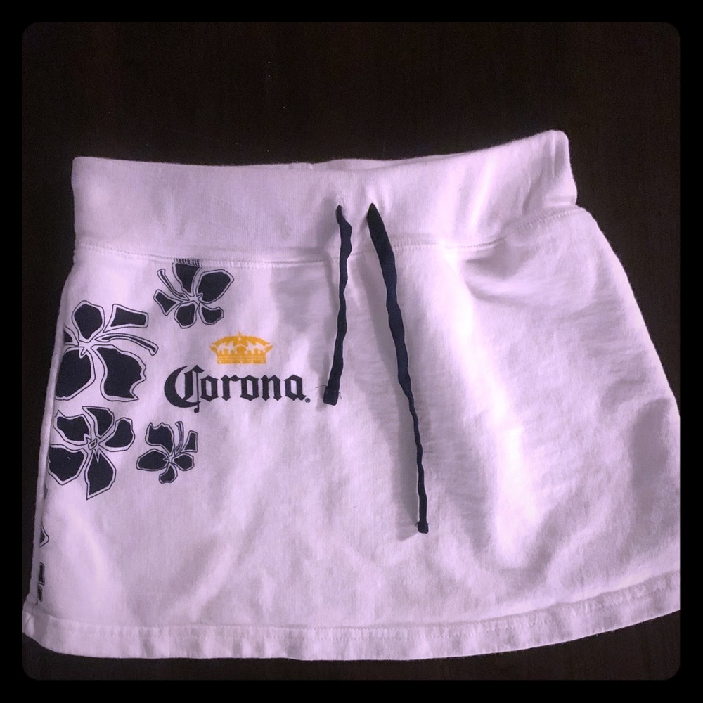 Woman’s Corona Mini Skirt
